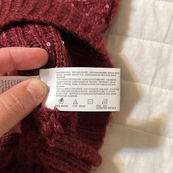 Gloria Vanderbilt PL Burgundy Crewneck Sequined Sleeveless Knit Sweater Vest - Picture 10 of 10